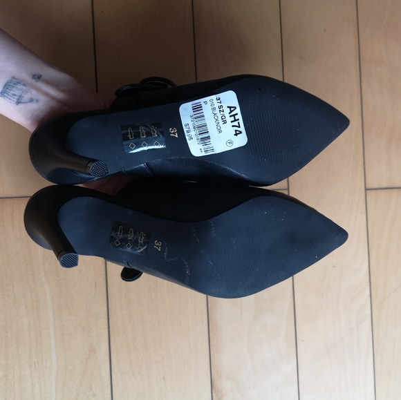 Le Chateau Pointy Toe Mary Jane Mule - Picture 4 of 4